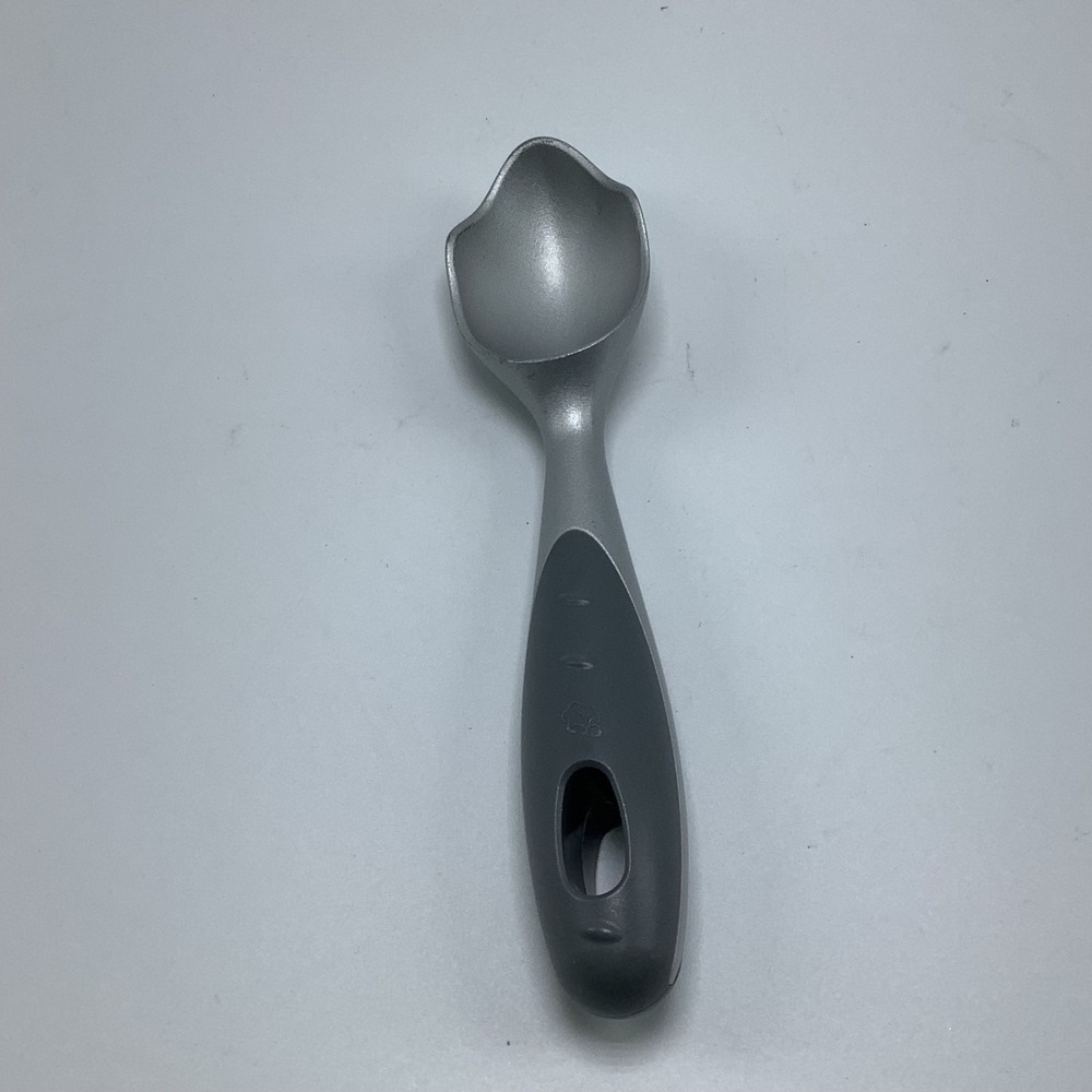 Pampered‎ Chef Ice Cream Scoop #2731 Soft Silicone Grip Pointed Head